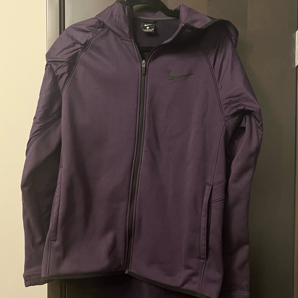 Royal purple Nike jacket with pockets. perfect condition
